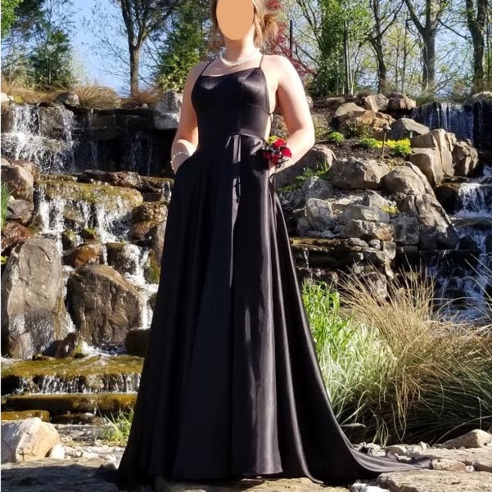 Sherri Hill prom dress / evening gown